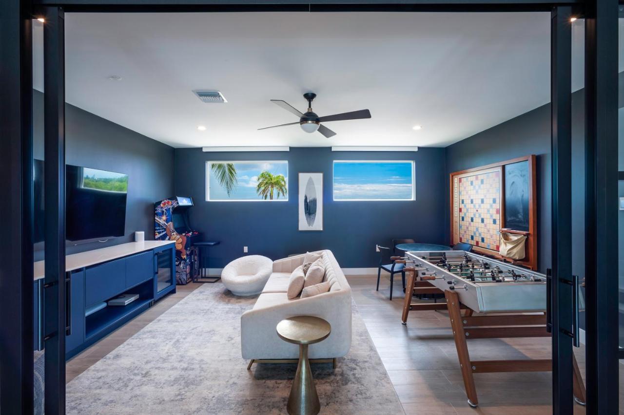Black Urchin Boutique Resort Bodden Town Exteriör bild