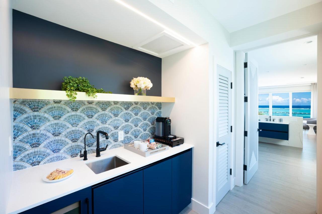 Black Urchin Boutique Resort Bodden Town Exteriör bild